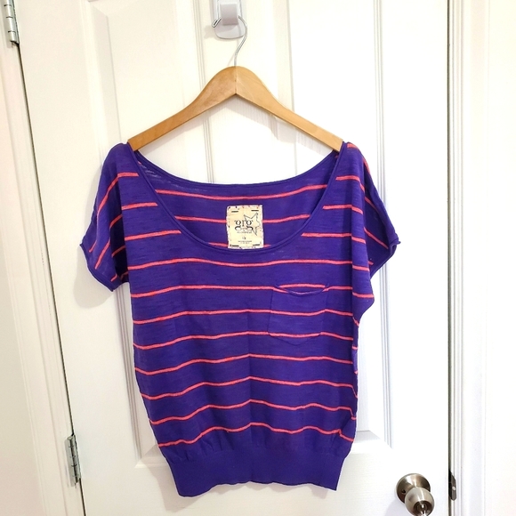 ❗❗3/$20 Garage Striped Baggy Top - Picture 1 of 1